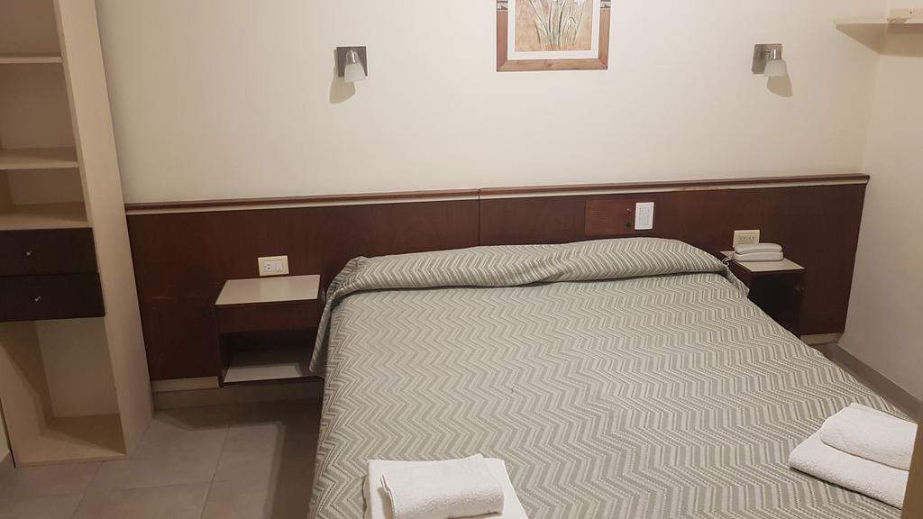 Armario Hotel Compostela Mar Del Plata Buenos Aires