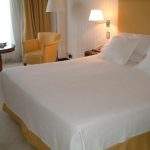Cama grande hotel