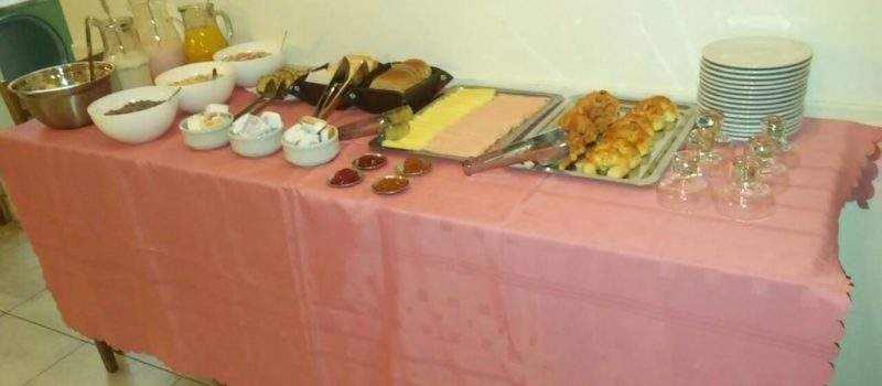 Desayuno Completo Hotel Compostela Mar Del Plata Buenos Aires