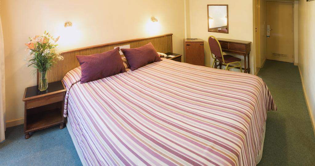 Dormitorio Grande Hotel Vips Mar Del Plata Buenos Aires